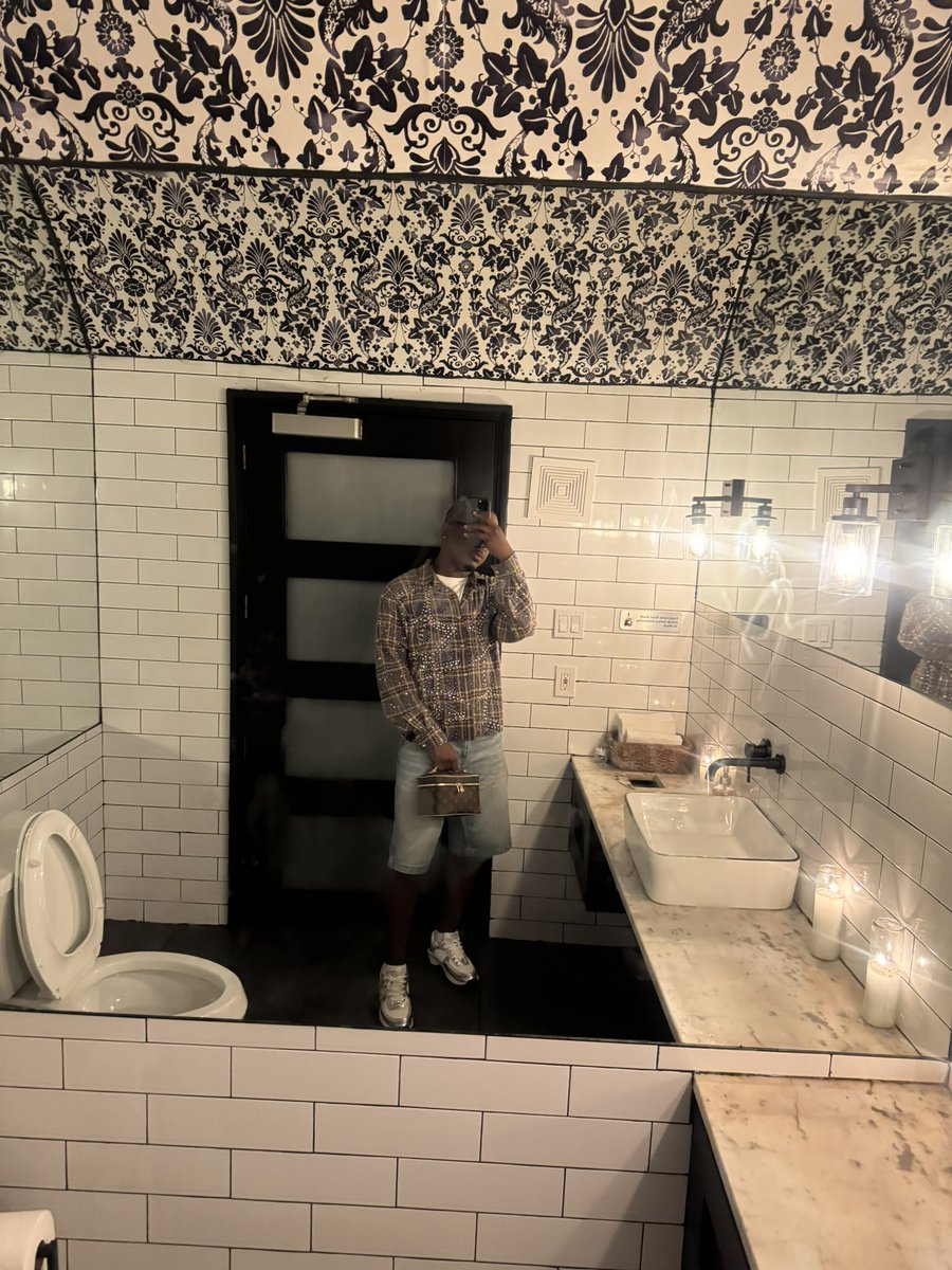 mozzymaserati's tweet image. About last night $$$