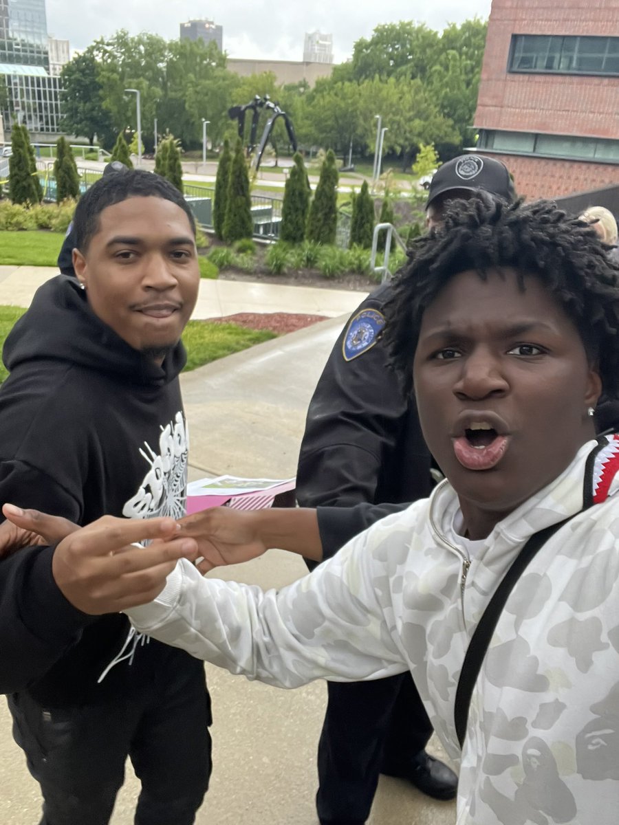 ericfightsender's tweet photo. dont mind my face it was a in the moment type pic😭 but I pray you REM me yelling “BUY ME A CAR RONDO!!” also i was the only one hyping you up! @JankyRondo https://t.co/p93WtgpOsC