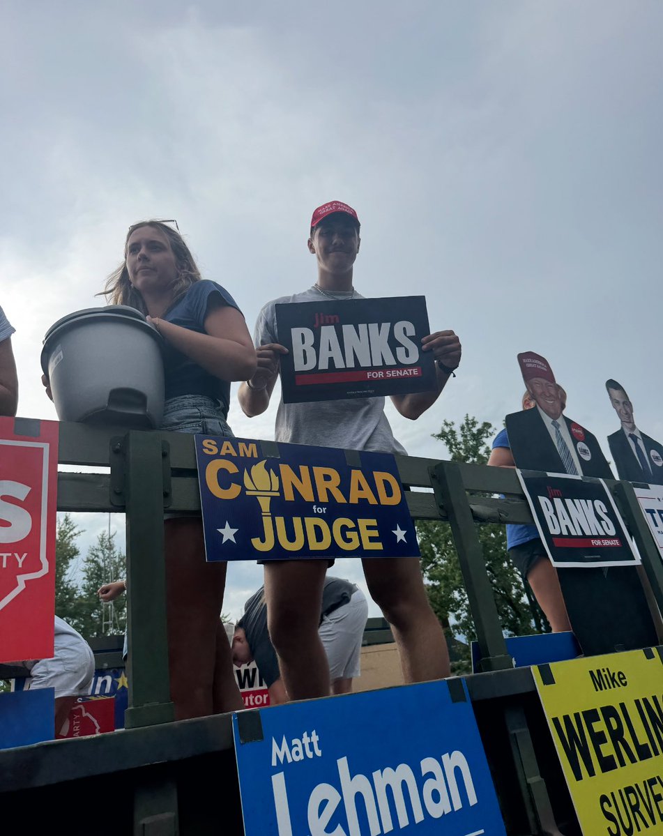smjustus's tweet image. Appreciate @scottluginbill efforts in seeing to it that President @realDonaldTrump & Senator @Jim_Banks take part in the Berne Swiss Days Parade!