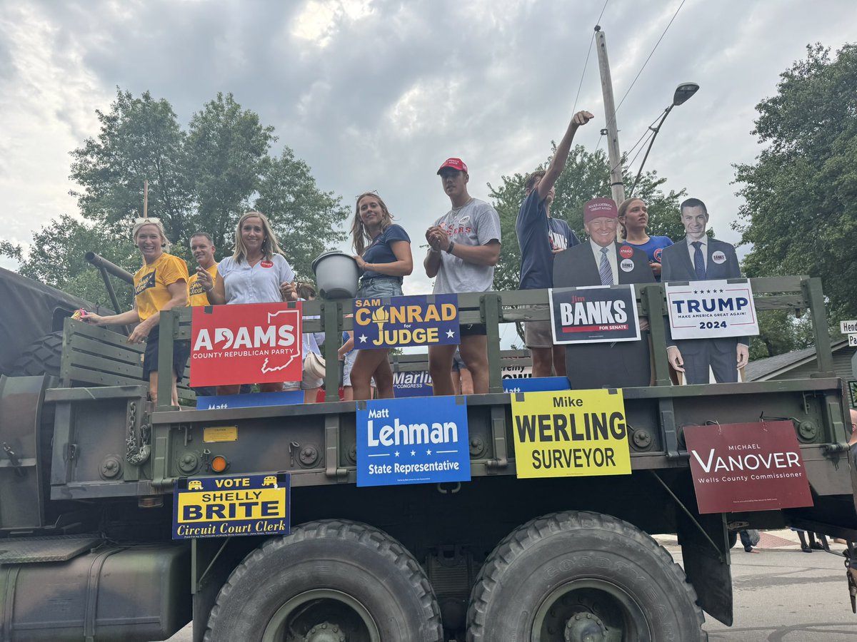 smjustus's tweet image. Appreciate @scottluginbill efforts in seeing to it that President @realDonaldTrump & Senator @Jim_Banks take part in the Berne Swiss Days Parade!