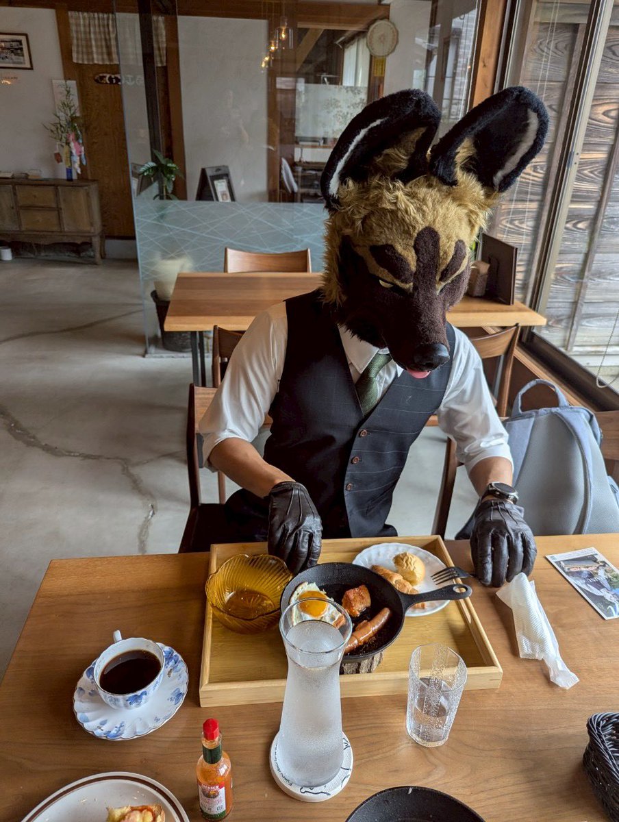 YukiShelby's tweet image. 朝食リカオン☀️
 #やまいぬカフェ