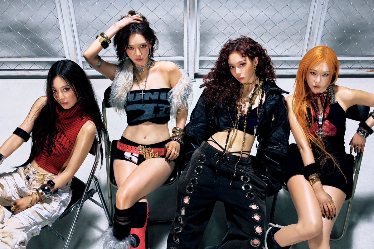 aespapopbase's tweet image. Everything we know about aespa’s next comeback:
- The title track is named “Rich Man”
- The shooting was long and intense, but it’s officially wrapped.
- Lee Jung & AG Squad took charge of the choreography.
- The new song will be revealed first during their concert: aeXIS LINE.
