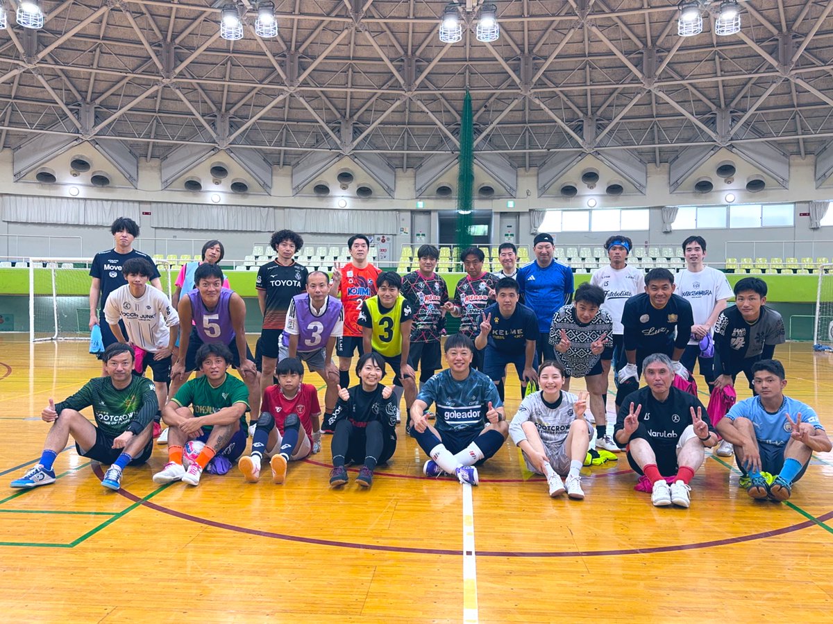 第3回とみ・みさき・りおゲーム会

満員御礼🈵🙏
ご参加いただきありがとうございました🙇🏻

ハーフコート2面開催から最後は20m x 40mの公式サイズで開催⚽️

本職ゴールキーパーが居ますのでシュートOK👍

第4回もお楽しみに✨

<a href="/anshm28/">早坂 美咲</a> 

<a href="/riorio_scr/">松木 里緒 / 立川アスレティックFCレディース#11</a> 

#フットサル #ゲーム会 #個サル