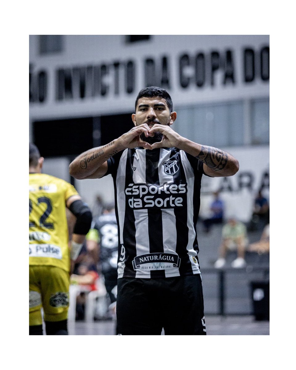 CearaSC's tweet image. ⏱️ FIIIIIM DE JOOOOOGO!
O Ceará Futsal VENCE a equipe do Crateús 6 a 1 e garante a terceira VITÓRIA seguida no Campeonato Cearense 2025.
Nossos gols foram marcados por Pecém (3x), Rafinha, Canindé e Ostinha. ⚽️
Obrigado pelo apoio, nação! 🏁
📸 Wellerson Gomes / Ceará SC…