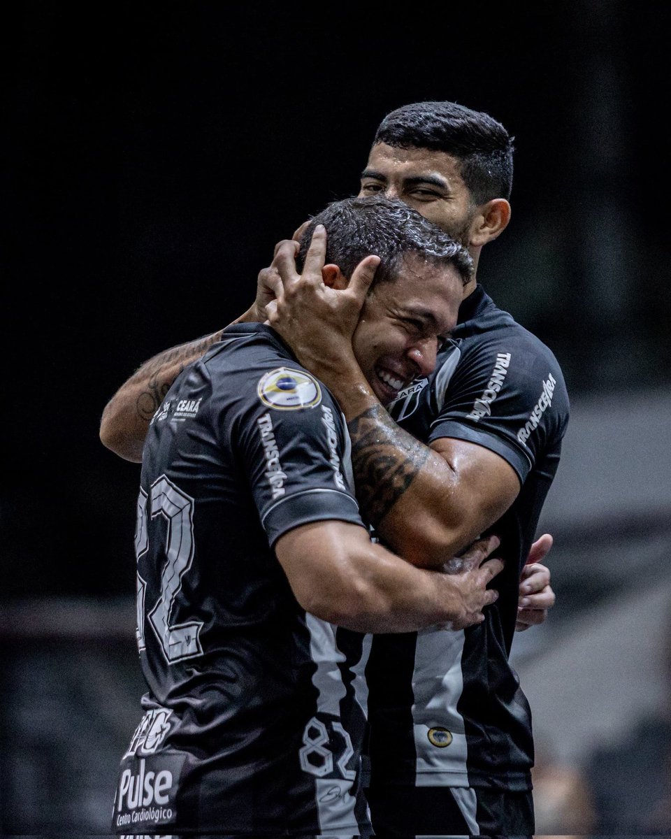 CearaSC's tweet image. ⏱️ FIIIIIM DE JOOOOOGO!
O Ceará Futsal VENCE a equipe do Crateús 6 a 1 e garante a terceira VITÓRIA seguida no Campeonato Cearense 2025.
Nossos gols foram marcados por Pecém (3x), Rafinha, Canindé e Ostinha. ⚽️
Obrigado pelo apoio, nação! 🏁
📸 Wellerson Gomes / Ceará SC…