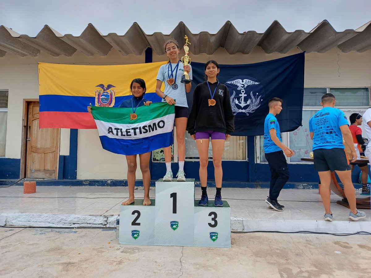armada_ecuador's tweet image. #Galápagos || En conmemoración de los 84 años de aniversario del Combate Naval de Jambelí y el Día Clásico de la ArmadadelEcuador, la Capitanía de Puerto Seymour llevó a cabo con gran éxito la VII Edición de la carrera atlética 10K IGUANA, evento que reunió a decenas de…