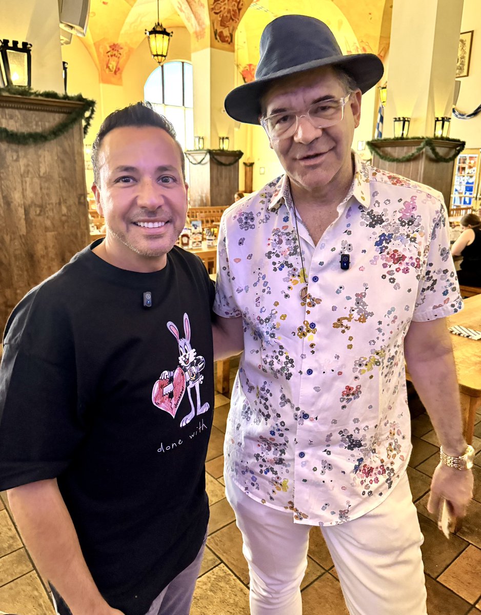 johnnykats's tweet image. From earlier …. Checking in w/ @howied of @backstreetboys at his “Howie Eatz” Saturday fans’ hang @HofbrauhausLV … He spends 3-4 hours at this VIP event … @neonlasvegas