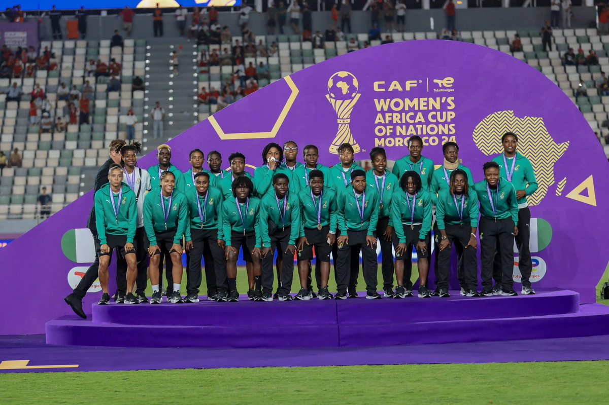 GhanaWNT's tweet photo. 🥉 Bronze, but golden in spirit!
 With pride in our hearts and Ghana on our backs, we receive our well-earned medal!
 Every drop of sweat, every challenge, every kick, it was all worth it. This is for Ghana 🇬🇭

#𝑩𝒍𝒂𝒄𝒌𝑸𝒖𝒆𝒆𝒏𝒔🇬🇭 
#𝑶𝒖𝒓𝑮𝒂𝒎𝒆𝑶𝒖𝒓𝑻𝒊𝒎𝒆 ⚽️💪🏾
#TotalEnergies𝑾𝑨𝑭𝑪𝑶𝑵2024