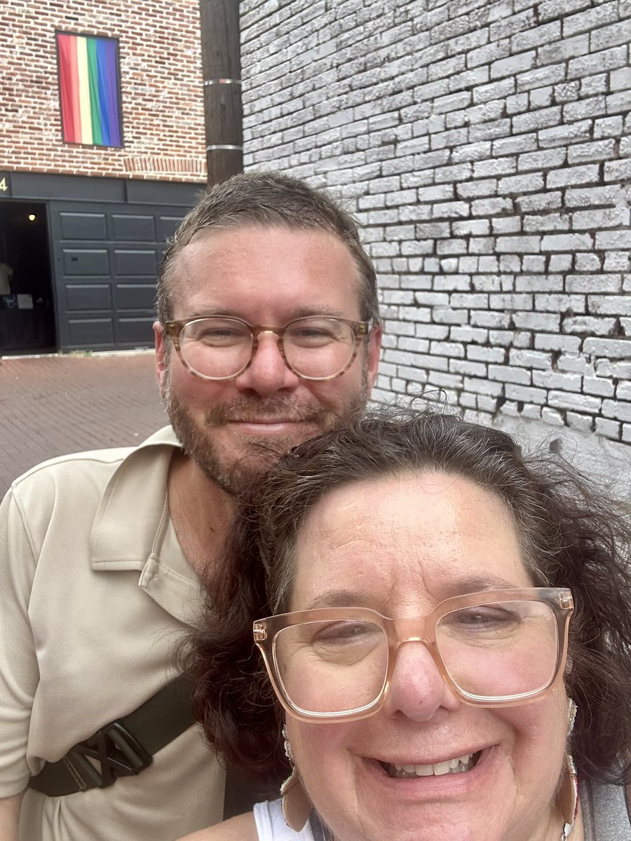 Dropped by Alley Fest today, hosted by the ever-committed Alley Living Together Neighborhood Association. That person in the background? Yep, it’s Ty of the <a href="/Ward2MOCRS/">Ward2MOCRS</a> making her cameo—classic photo bomb! Also got to catch up with Robert Goldberg, one of the organizers behind
