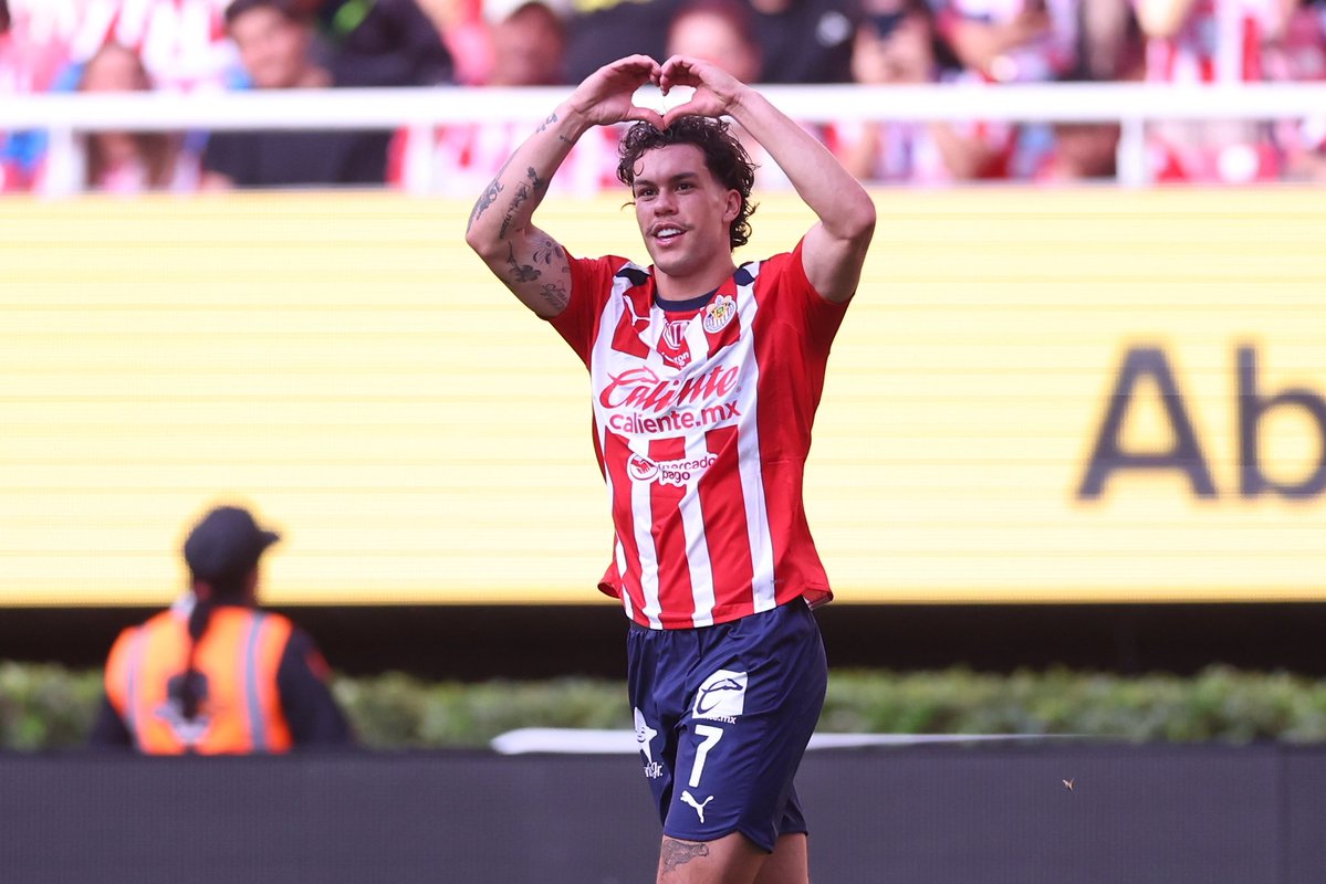 mluiscastillo's tweet image. Cade Cowell no anotaba con @Chivas en partido oficial desde el 5 de noviembre de 2024...
¡Fueron 21 partidos!