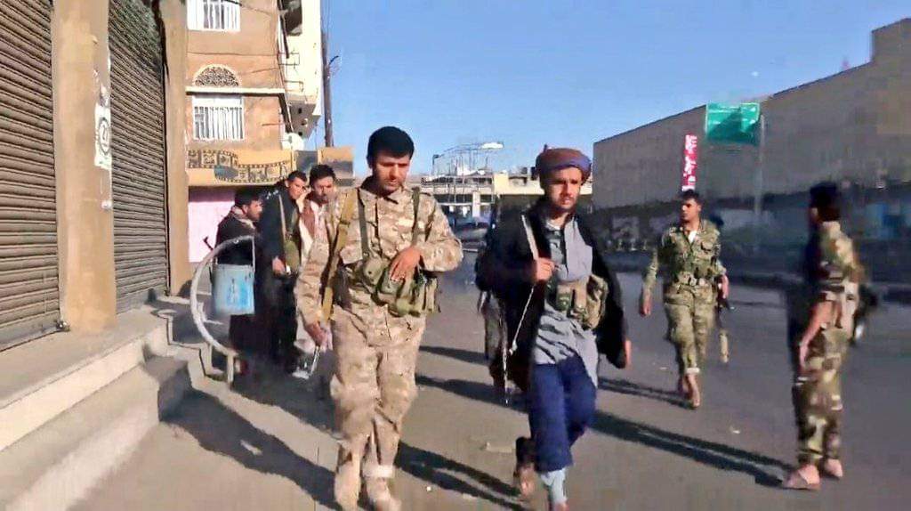 هذا #الشهيد القائد ابوشهيد #الجرادي سلام الله عليه 
من اخمد الله على يديه  الفتنه والفوضى والخيانة #والعماله التي قام بها الخائن عفاش
والتي انتهت باخماد انفاس راس الفتنه 
 واكبر عميل كان يراهن عليه الخارج العدو الامريكي  

فسلام الله علية 🔥