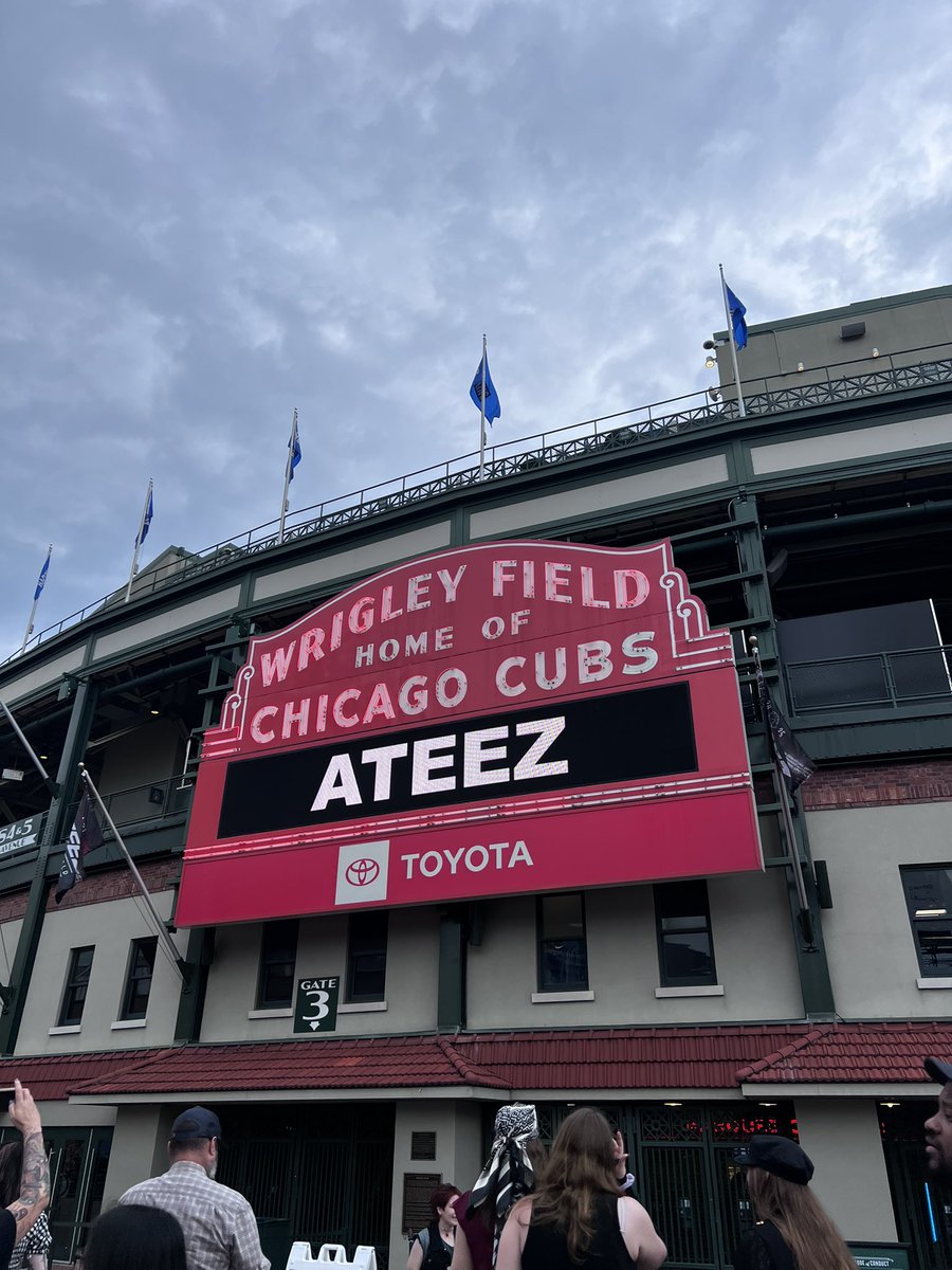 changaroo_97's tweet photo. Oh it's FINALLY HAPPENING!  @liarseas #ATEEZinChicago #InYourFantasy #ATEEZWorldTour2025  #ivebeenwaitingmywholeatinylife https://t.co/OpnJXbrh5m