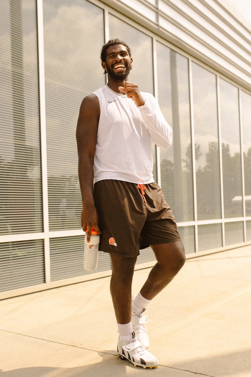 nflmikey_'s tweet image. Couple shots from the Shedeur interview. 👀🐶

#Browns