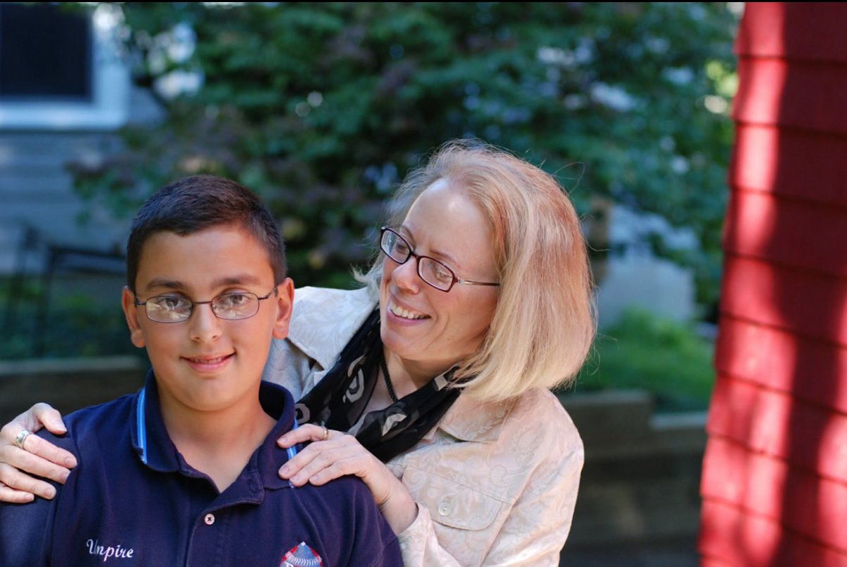 DaaviGazelle's tweet image. Scaling my mom&apos;s executive coaching offer for doctor&apos;s to $250k/m has been an epic quest

Every season has a new cast and I am HYPE for the people we&apos;ve brought on and those we are in the process of onboarding

A recent hire just made a BIG splash

It&apos;s so beautiful seeing this…