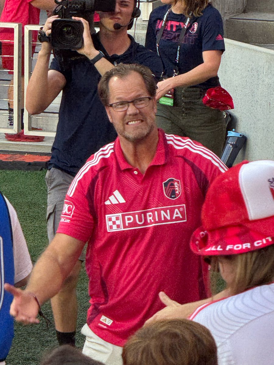 j_clem's tweet image. Pronger is in the house and he&apos;s fired up! #AllForCITY