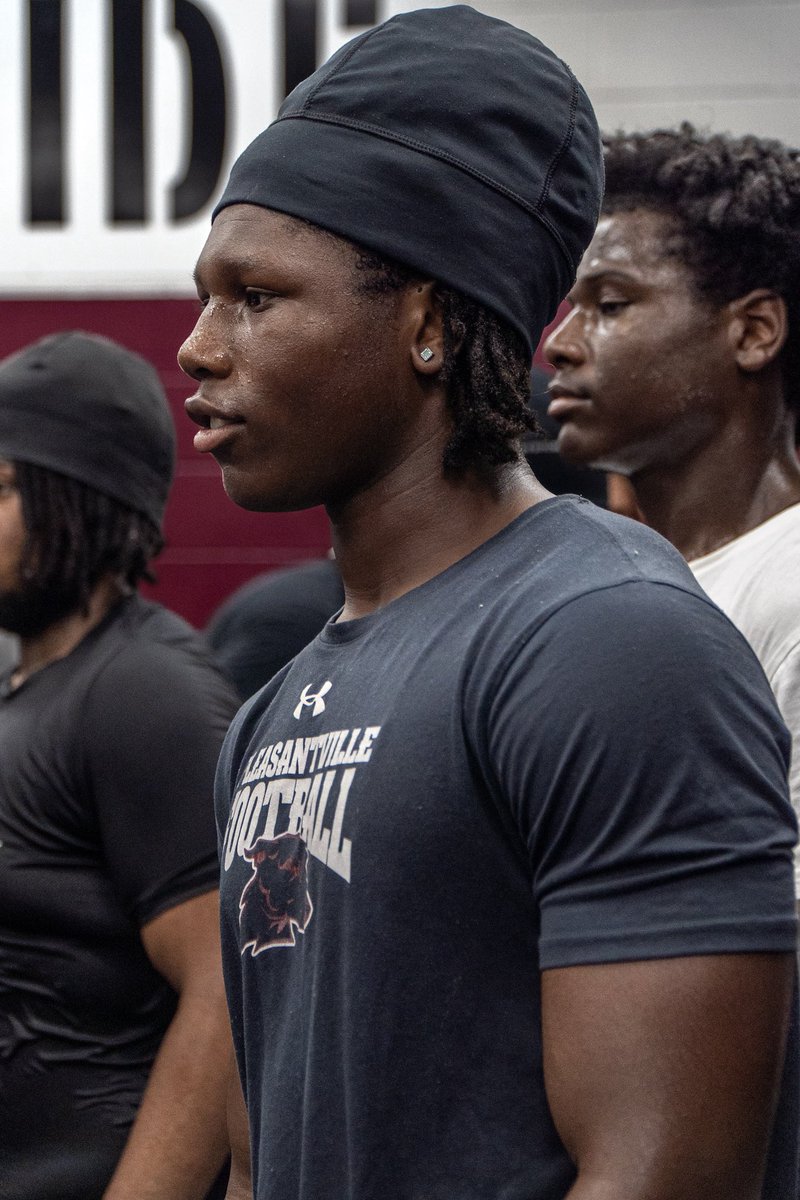 GoGreyhoundFB's tweet image. Stronger together. 

#CLIMB | #TheVilleFamily