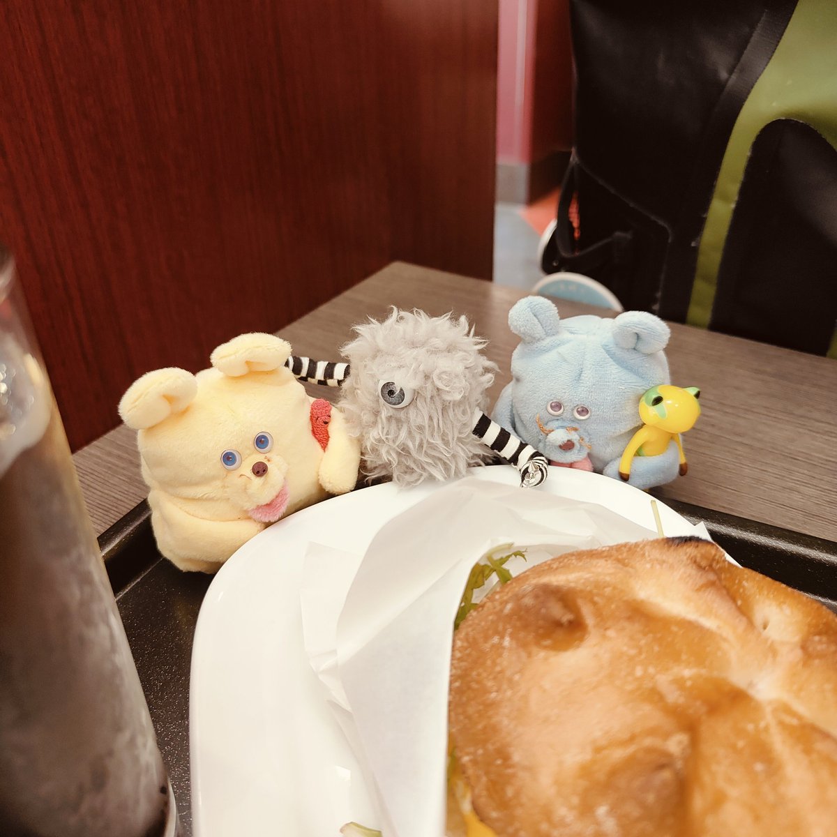 hungrykumako's tweet image. それ以上は近づかないで!!
#ねずベロ
#おハムぺろ
#フォーチュンワンダ
#ぺえさん
#ひとつめちゃん