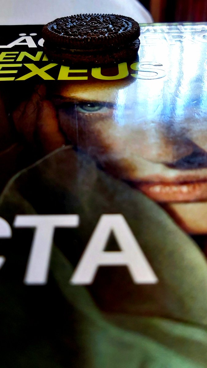 #Ratos de una noche que transcurre vestida toda de insomnio...🧚‍♂️🕶