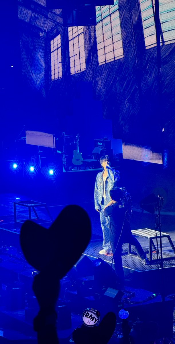 smeraldofiore7's tweet image. Jin 🥰