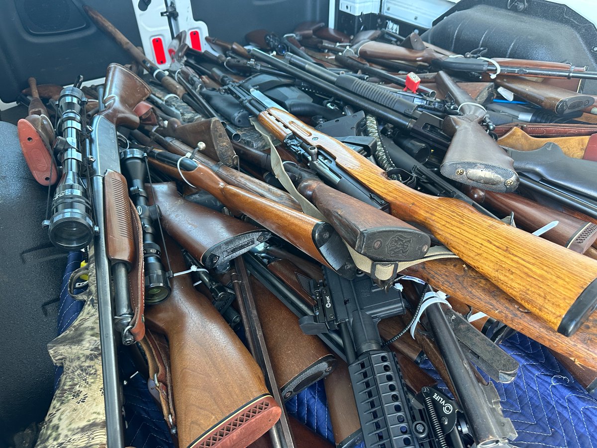 SDSheriff's tweet image. #KeepingYouSafe More than 200 unwanted weapons were collected during this weekend's @SDSheriff Gun Safety Event in @EncinitasGov.
Read our news release: sdsheriff.gov/Home/Component….
We want to thank our partners at @SDDistAtty @CarlsbadPolice @OceansidePD for their support. Most…
