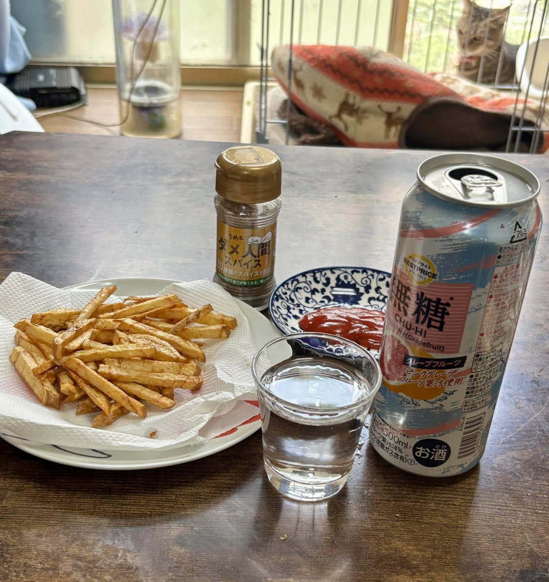 scc666jp's tweet image. カリカリポテト揚げて、ツマミに朝から、ちびちび一杯💦