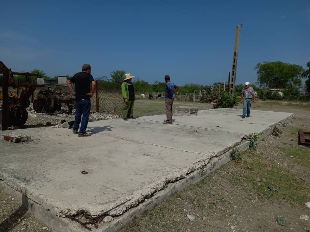 eiphhuebgpinv's tweet photo. Recorrido y trabajo de campo a la obra de SOLUCIÓN DE ABASTO A LAS COMUNIDADES RURALES DESDE INGENIO VIEJO HASTA LA GUILLERMO Y COMUNIDADES EN RUTA por los especialistas de la #UEBGP y del #TRASVASE. #RAUDAL #HolguínSí https://t.co/xY5lh4GA8D