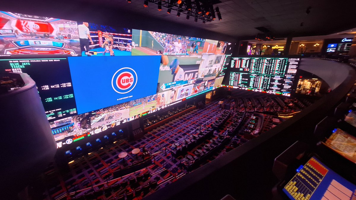 JimiDevine's tweet image. Watching the sox play the dodgers at @CircaLasVegas. The stadium setup for the sportsbook is wild.
