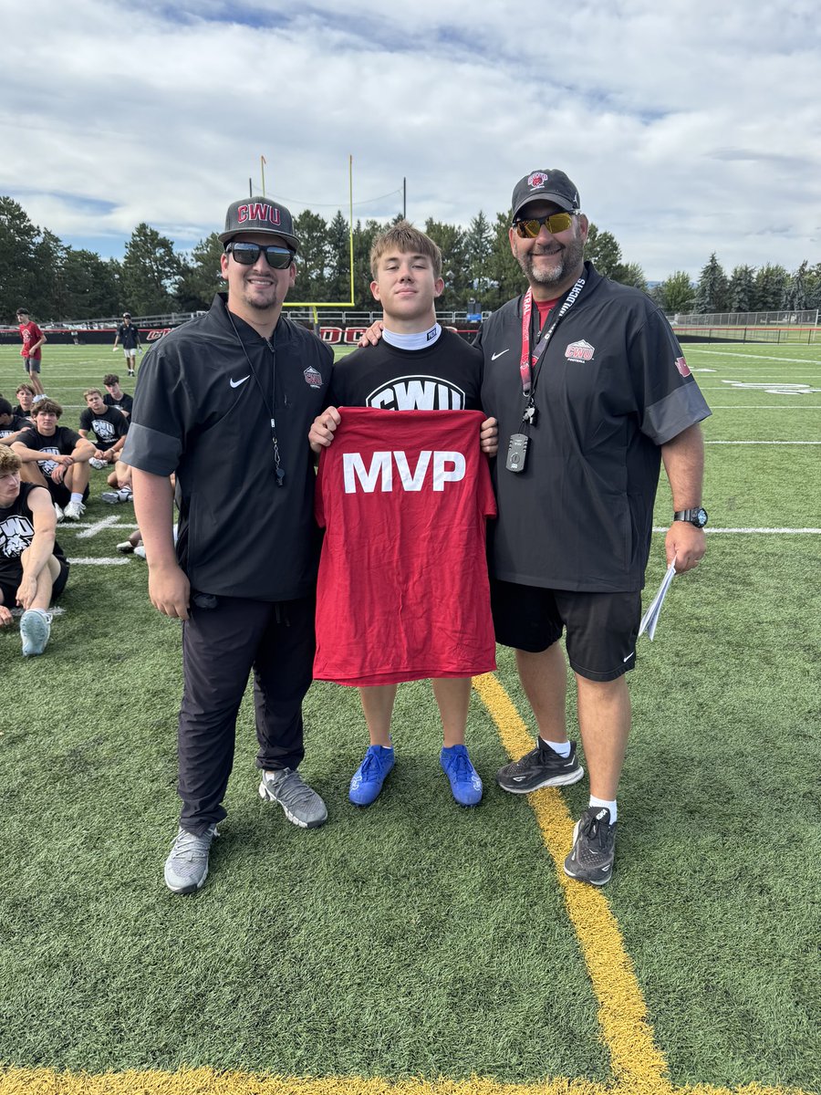 Ry_Geldy's tweet image. After a great camp @CWUFB I earned running back MVP!!! @TFordFSP @RFordFSP @BrandonHuffman @AndrewNemec @CoachFisk @coachbradycrane