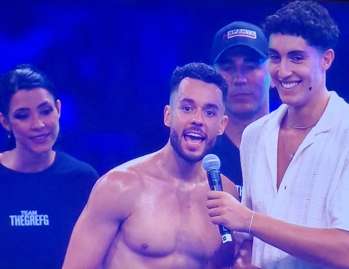 CHECO_FUENTES_'s tweet image. TheGrefg se lleva la victoria por knockout ante el gonorrea de WestCOL en la #VeladadelAnoV
#veladadelano5 #TheGrefg #WestCOL #LaVeladaDelAnoV