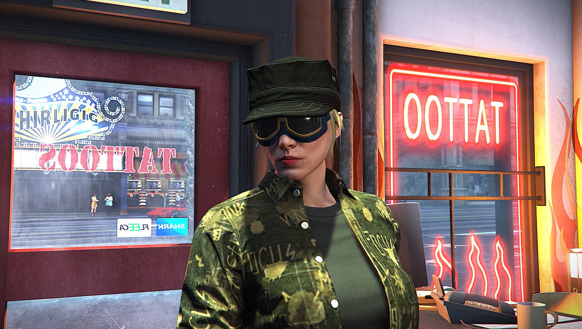 In the tattoo shop #GTAV