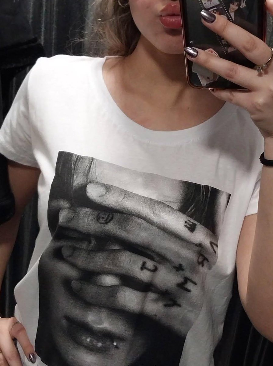 midncrazy's tweet image. miren la remera q me compre te amo jungkooooooookkkk