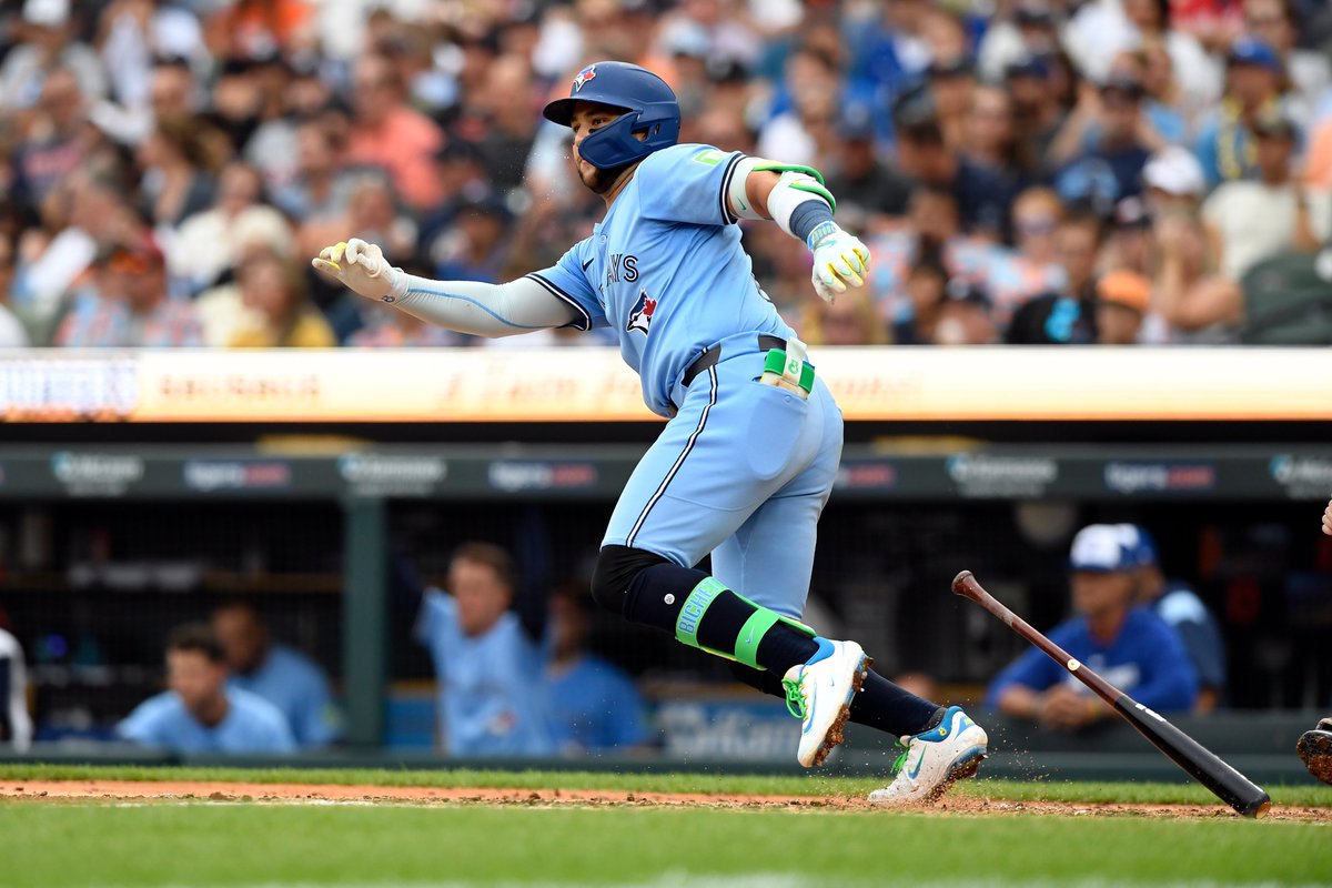 Blue Jays are now up 6 ½ games on the Yankees in the AL East

This is Toronto’s largest division lead since clinching the AL East in 1993

#LightsUpLetsGo