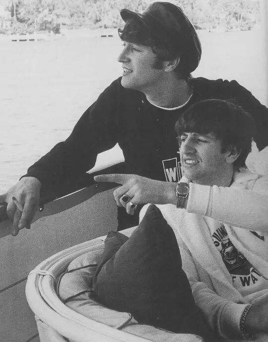 BeatlesHours's tweet image. 