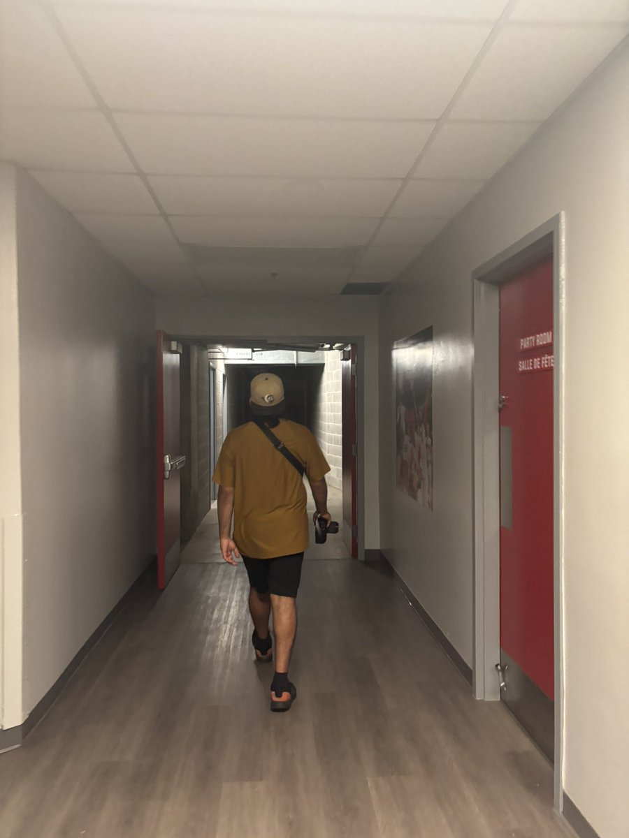 _LiamLiamLiam's tweet image. Backrooms w @SensBuzz