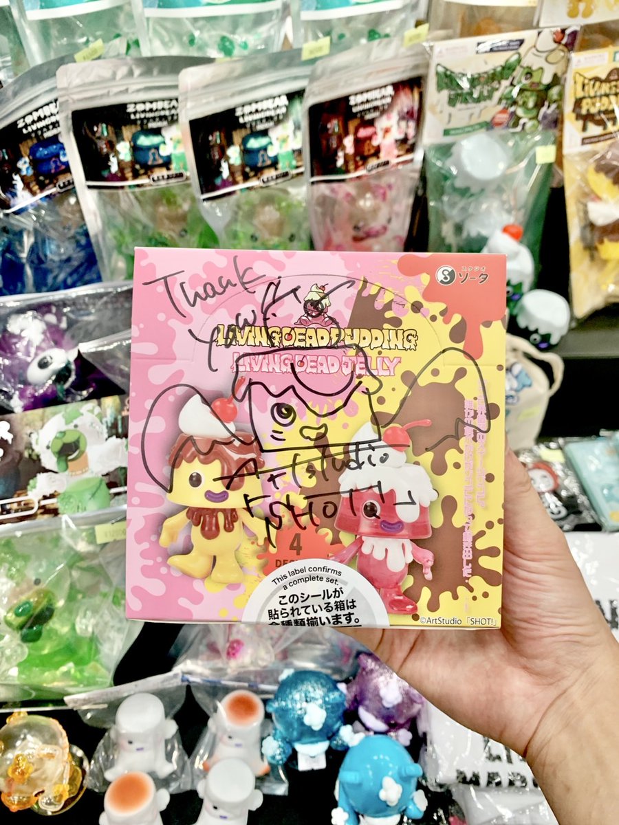 ArtStudioSHOT's tweet image. ワンフェス
リビングデッドプリン＆ゼリー
ボックストイ

サイン入りで販売いたします！！

よろしくお願い致します🙌✨🙌✨