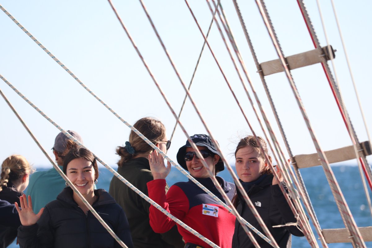 YoungEndeavour1's tweet image. ⚓Captain's Log V13/25 - Day 02
"The whale migration is in full swing and the crew were treated to a family of three whales conducting synchronised jumps during the forenoon today."
💻Full Captains Log on our Website.