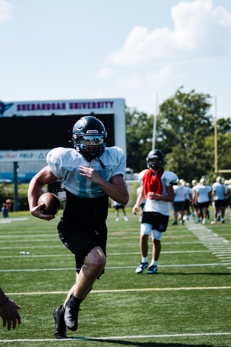 757_Carson's tweet image. Almost that time! #warhill @undefeatedqbt 
@coachj_rhodes @LionscoachPrice