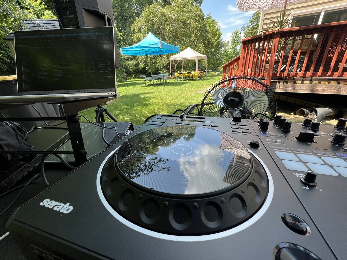 DCSuperSid's tweet image. I just pulled up and plugged in #DJSuperSid #outside Thank you to @jrocktheglock26 for referring me 🙌🏾