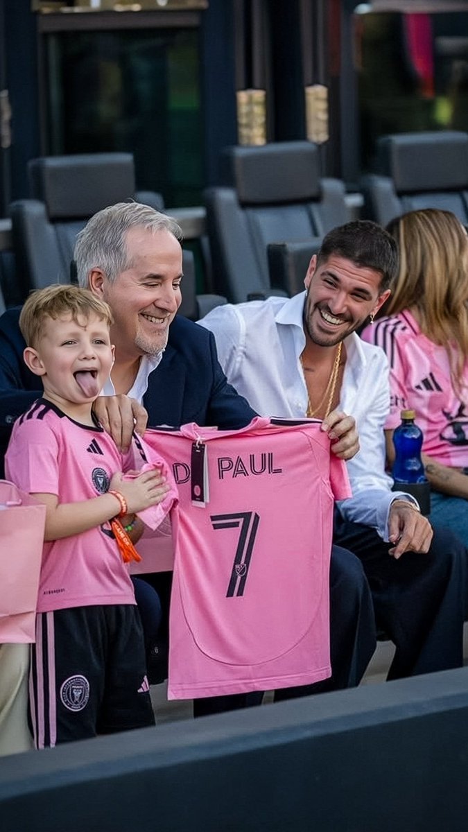 Toda la familia presente. 🩷🥹