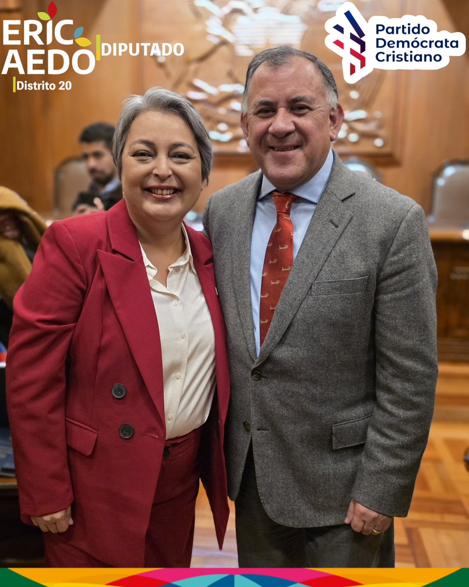 Hoy #LaDC acepta la propuesta de #UnidadPorChile tendremos una alianza, un programa, una lista y una candidatura presidencial conjunta

Nos la jugamos para tomar una decisión de futuro, una decisión que permitiera volver al abrazo entre el centro y la izquierda

La decisión que