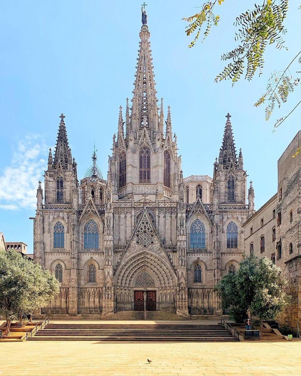 ConfidentialUn's tweet image. Cathedral Of Barcelona, Spain
A beautiful gothic cathedral with stained glass windows dating back 500 years
Photo By: @marcsanjo
#Europe #travel