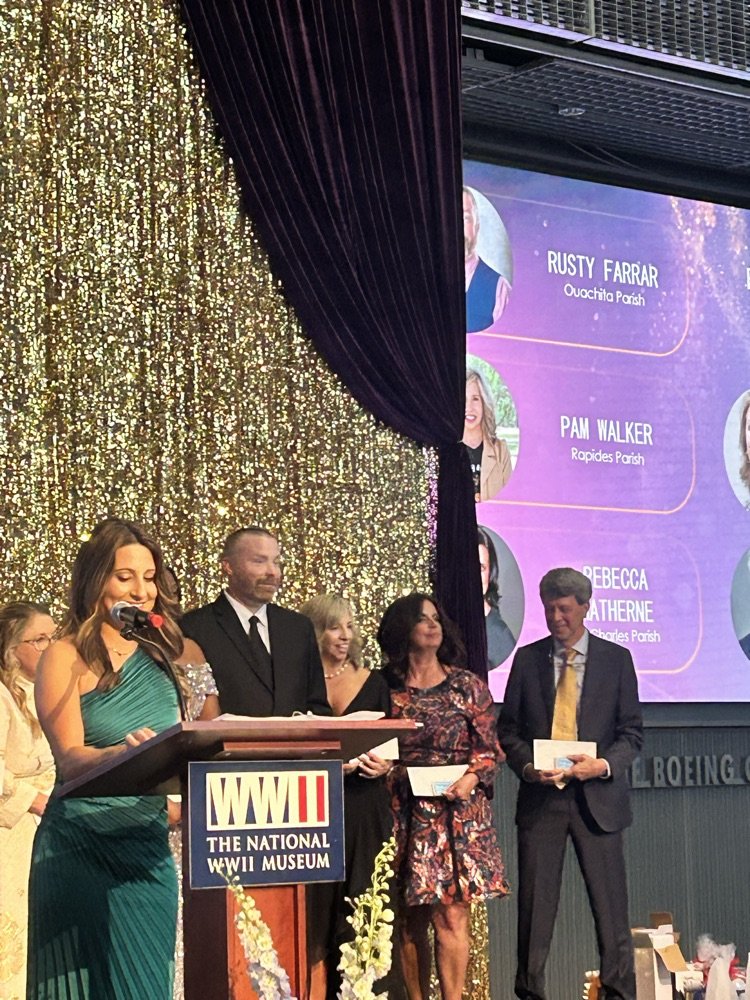 wbrpanthers's tweet image. Celebrating Mr. Walt Lemoine , LA State Principal of The Year Semifinalist, at the Dream Teachers Event. Congrats, Coach. Thanks for the many years of service to our community and our kids!