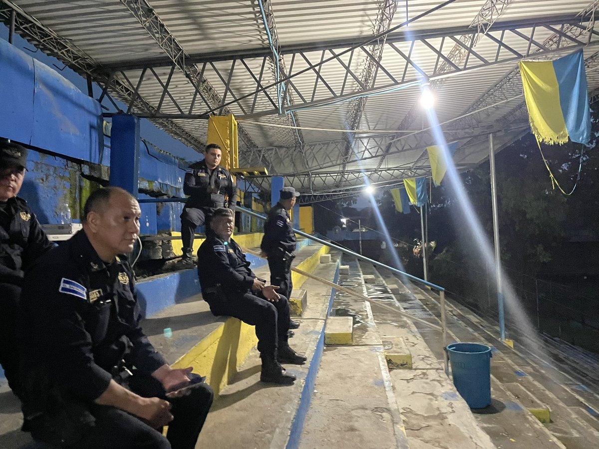 Suspendido el juego entre Limeño y Metapan debido a fuerte tormenta en Santa Rosa de Lima,