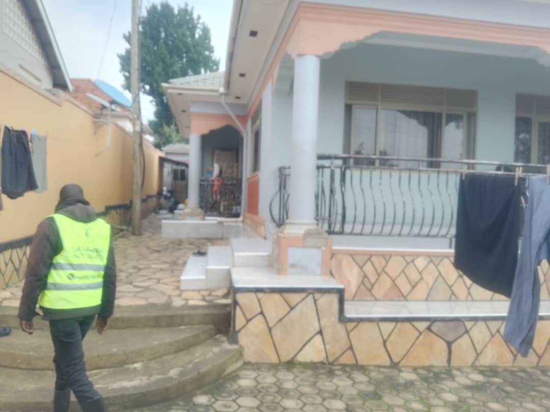KMT_properties's tweet image. 4 bedrooms house for sale in balwa seated on 13decimals selling it at 270m slightly negotiable WhatsApp or call 0786396665