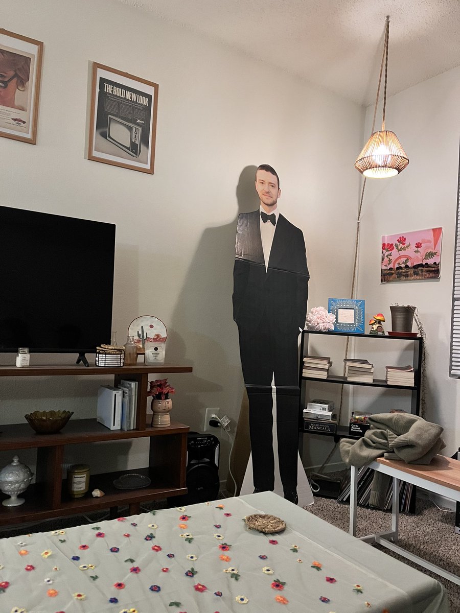 REDLINECLIFFORD's tweet image. singing killed my grandma