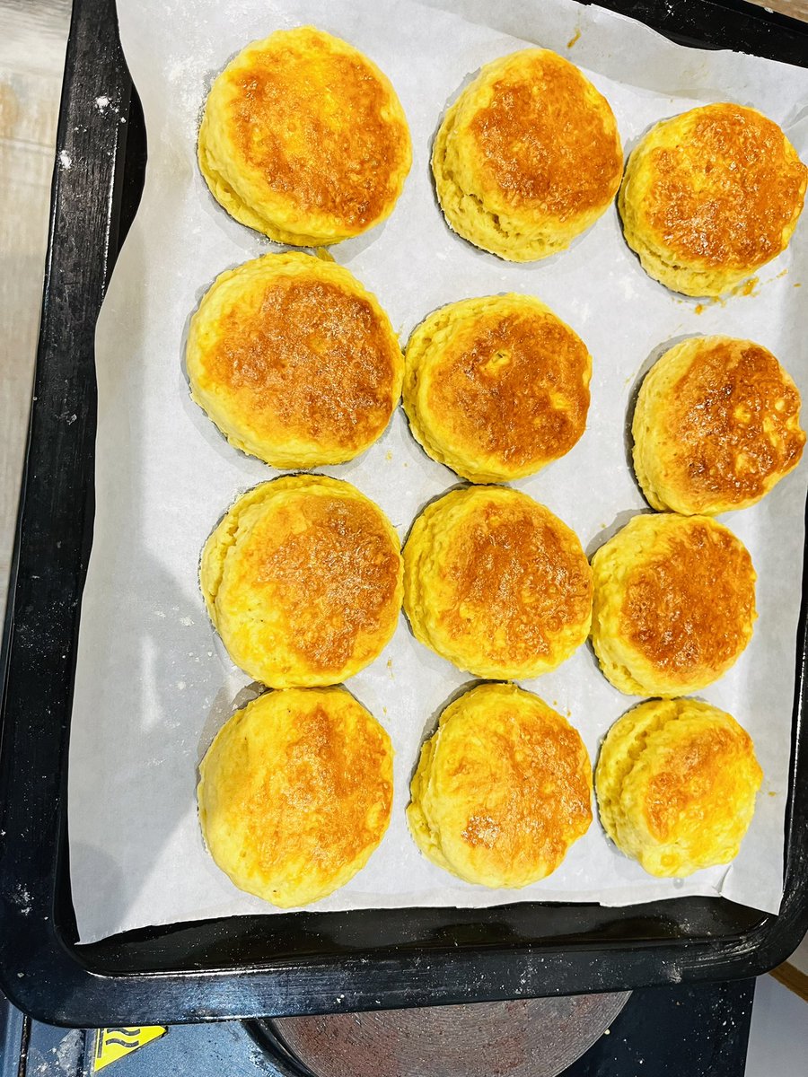 Let me wake up and make coffee since well I baked yesterday 🤌 . If you want my service do shout I’ll bake for you .
F1 Amasi scones with coconut 
F4 Vanilla , lemon zest and coconut flavour.❤️❤️❤️❤️