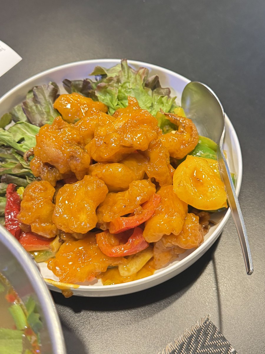 ⛳️ กุ๊กขี้เมา (บรรทัดทอง)

เป็นร้านที่อร่อย งง เข้าไปไม่ได้คาดหวังแต่อร่อยทุกอย่าง ราคาดีและให้เยอะมาก! MVP คือหมูกรอบพริกเกลือกับปลาหมึกไข่เค็ม มันอร่อยแบบอร่อยมากจริงอ่ะ