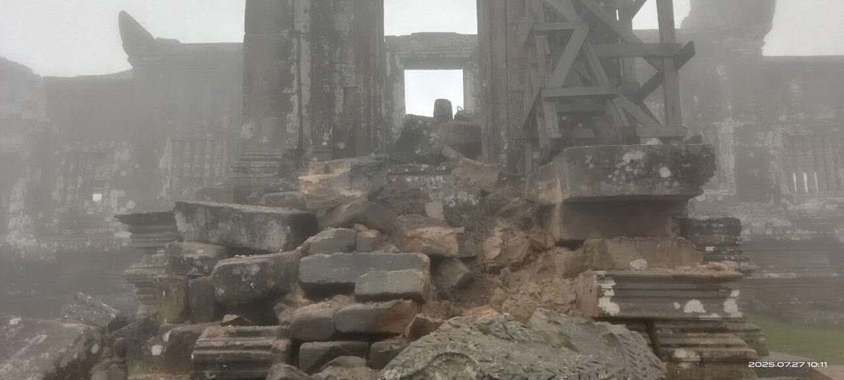 terry_pheaa's tweet image. We urgently request swift investigation and immediate action regarding the damage to the Preah Vihear Temple, a @UNESCO World Heritage Site,  attacked by Thai military forces. Such acts are unacceptable and deeply troubling .

JUSTICE FOR CAMBODIA 

#ThailandInvadedCambodia