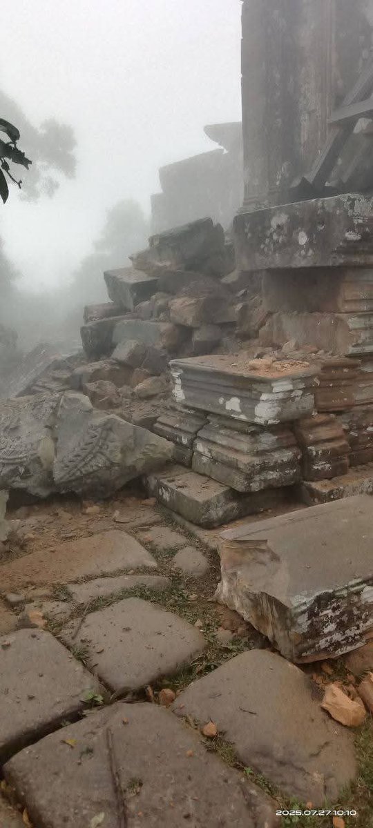 terry_pheaa's tweet image. We urgently request swift investigation and immediate action regarding the damage to the Preah Vihear Temple, a @UNESCO World Heritage Site,  attacked by Thai military forces. Such acts are unacceptable and deeply troubling .

JUSTICE FOR CAMBODIA 

#ThailandInvadedCambodia