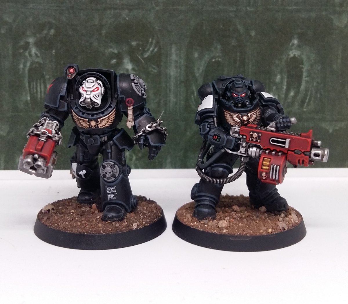 Really like how Gravis armor, while not as durable as Terminators, are easier to produce and not reserved only for elite veteran Marines 

#WarhammerCommunity #warhammer40k #warhammer